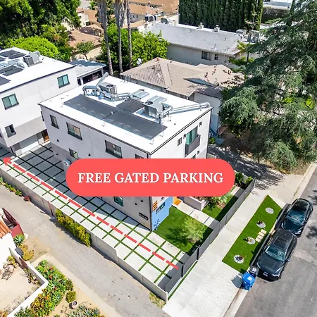 Stylish Sherman Oaks Townhouse 3Bed + 3.5Bath All Master Suites